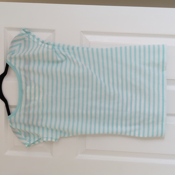 NWT Hollister Tee - Picture 3 of 3
